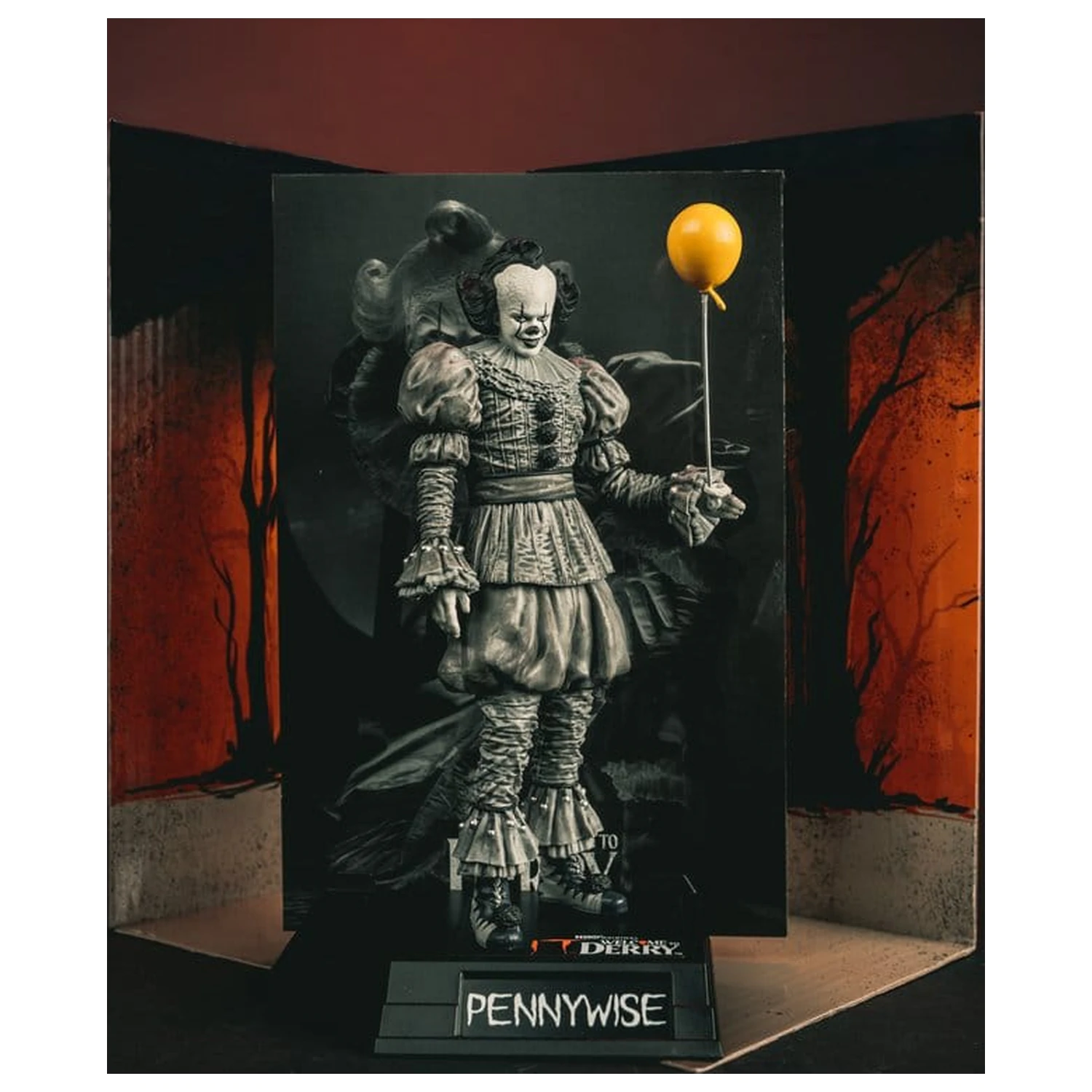 It Welcome to Derry Movie Maniacs Figur Pennywise (Schwarz & Weiß) 16 cm Produktfoto