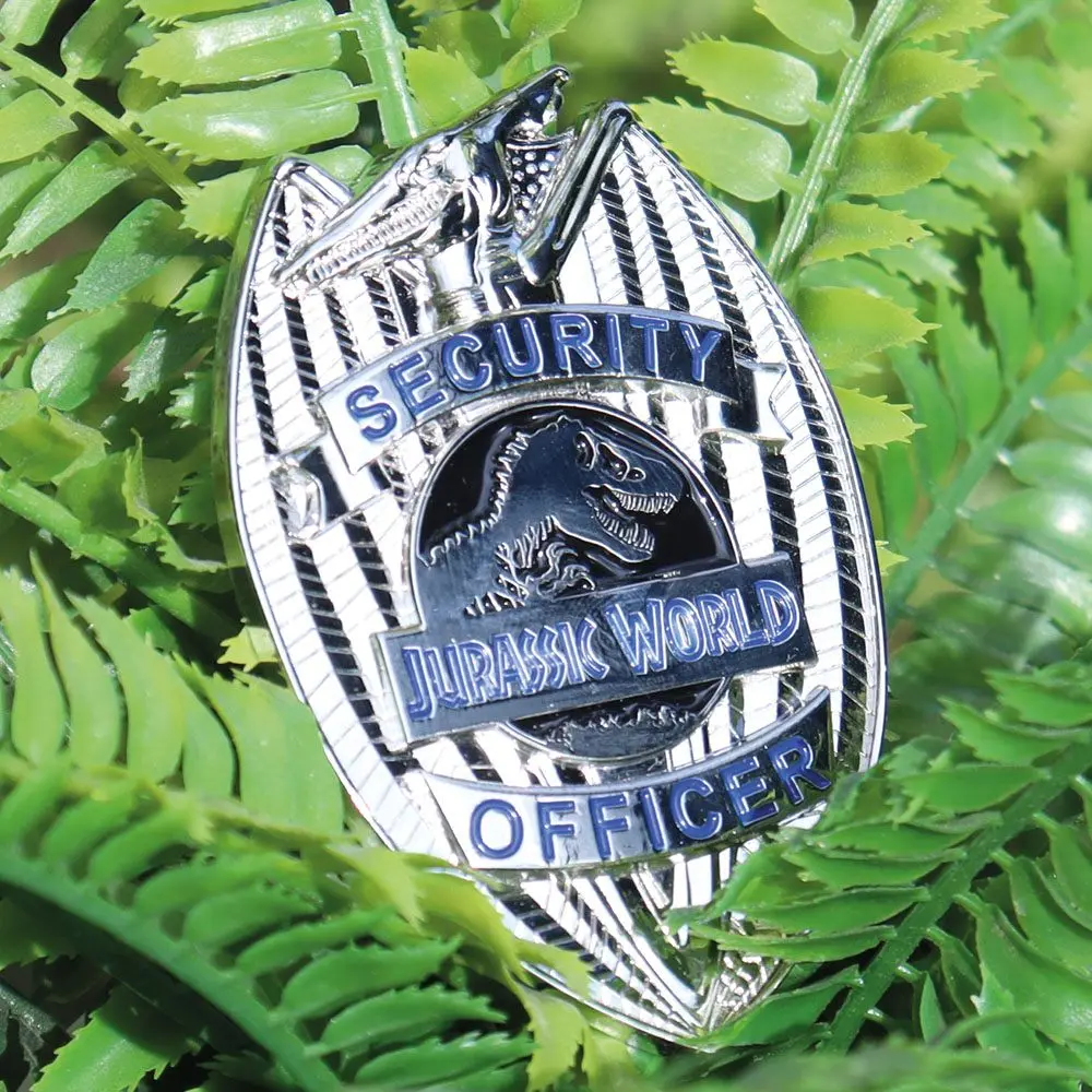 Jurassic World Ansteck-Pin Limited Edition Replica Security Officer termékfotó