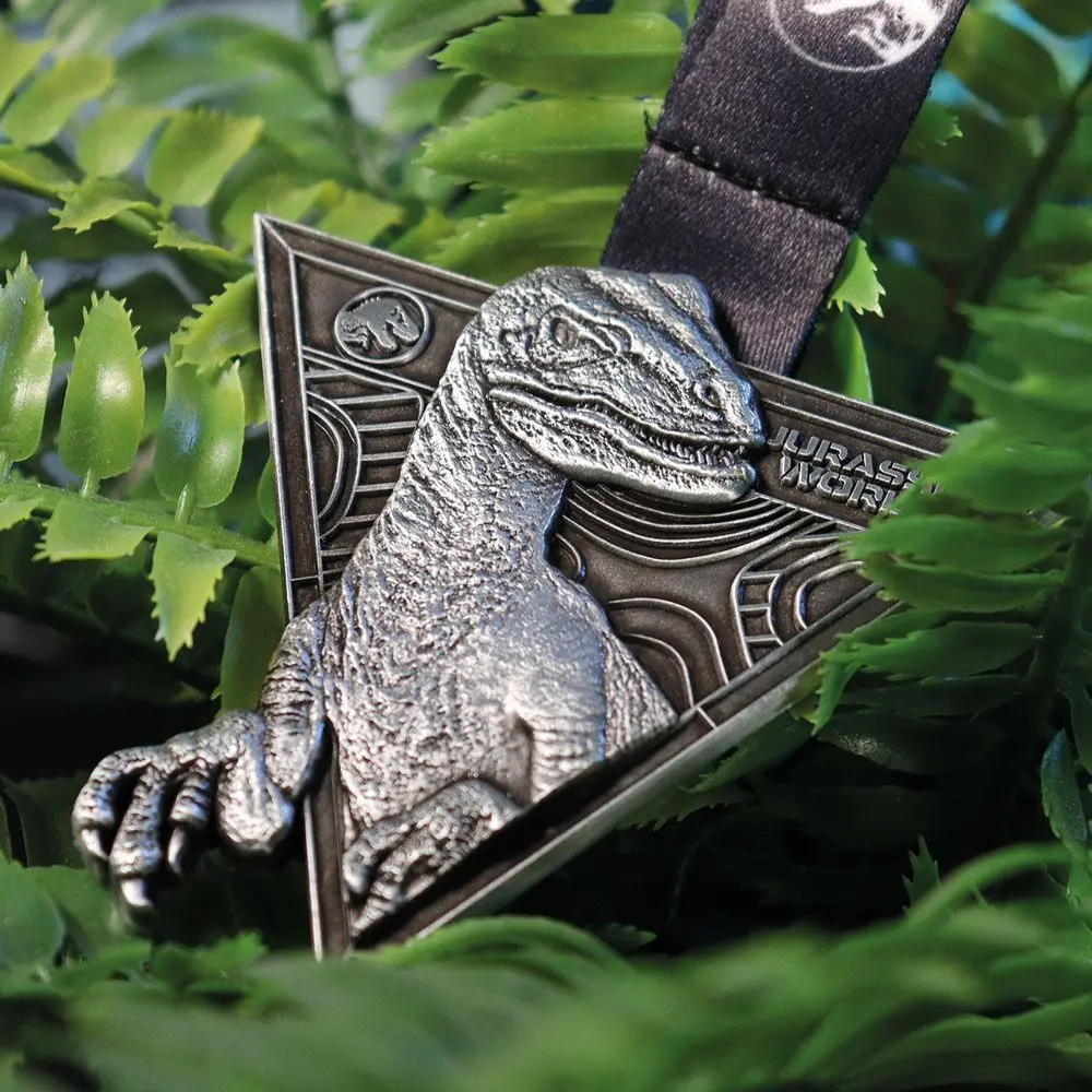 Jurassic World Ansteck-Pin 3er-Pack Raptor Training Commendation Limited Edition Produktfoto