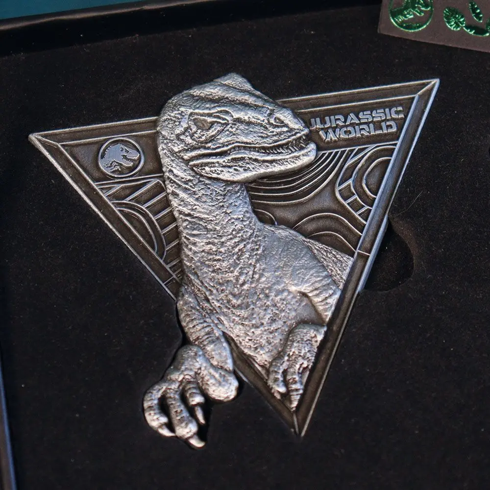 Jurassic World Ansteck-Pin 3er-Pack Raptor Training Commendation Limited Edition Produktfoto