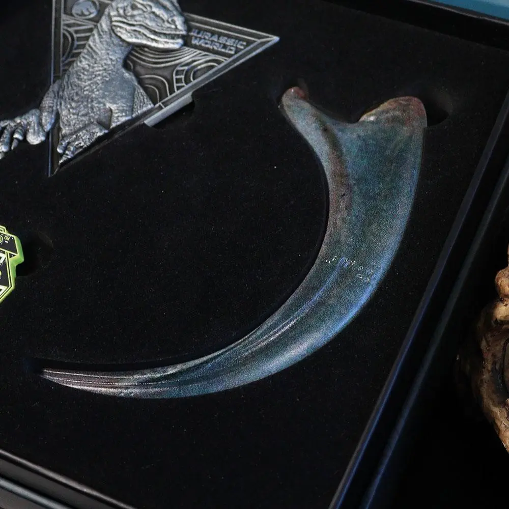 Jurassic World Ansteck-Pin 3er-Pack Raptor Training Commendation Limited Edition Produktfoto
