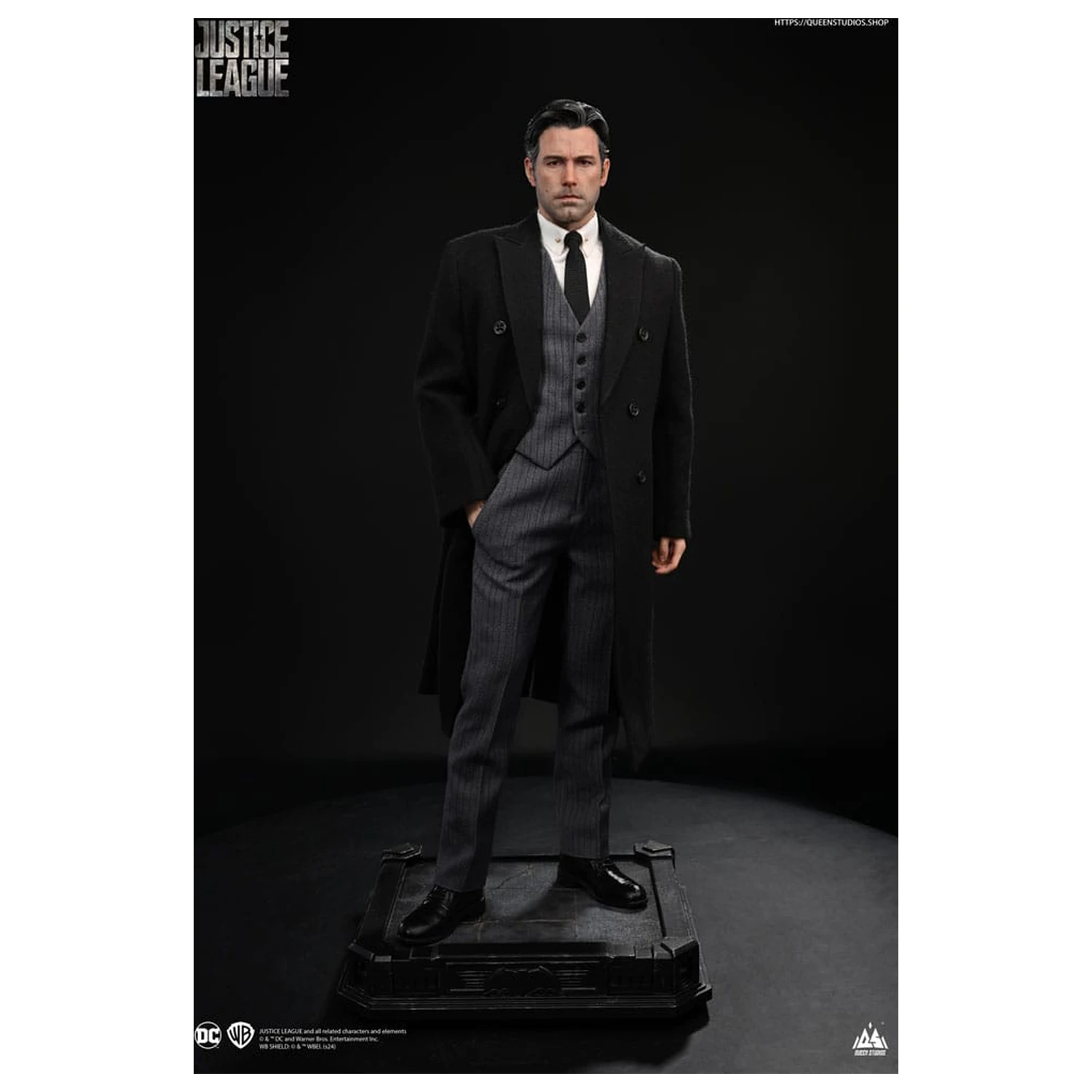 Justice League Statue 1/4 Bruce Wayne (Ben Affleck) 51 Zentimeter Produktfoto