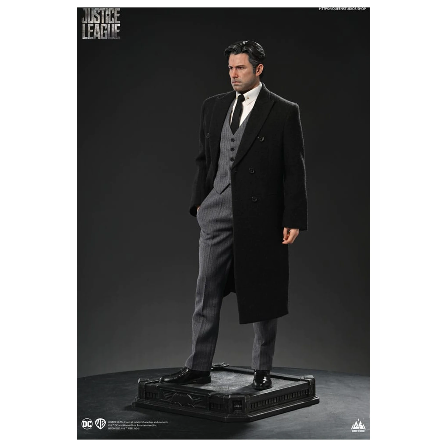 Justice League Statue 1/4 Bruce Wayne (Ben Affleck) 51 Zentimeter Produktfoto