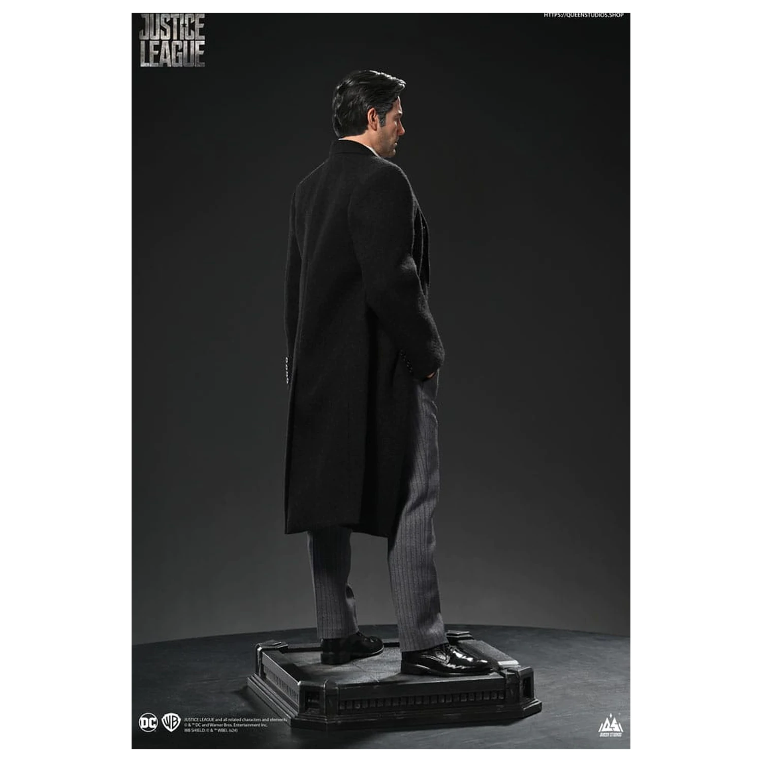 Justice League Statue 1/4 Bruce Wayne (Ben Affleck) 51 Zentimeter Produktfoto