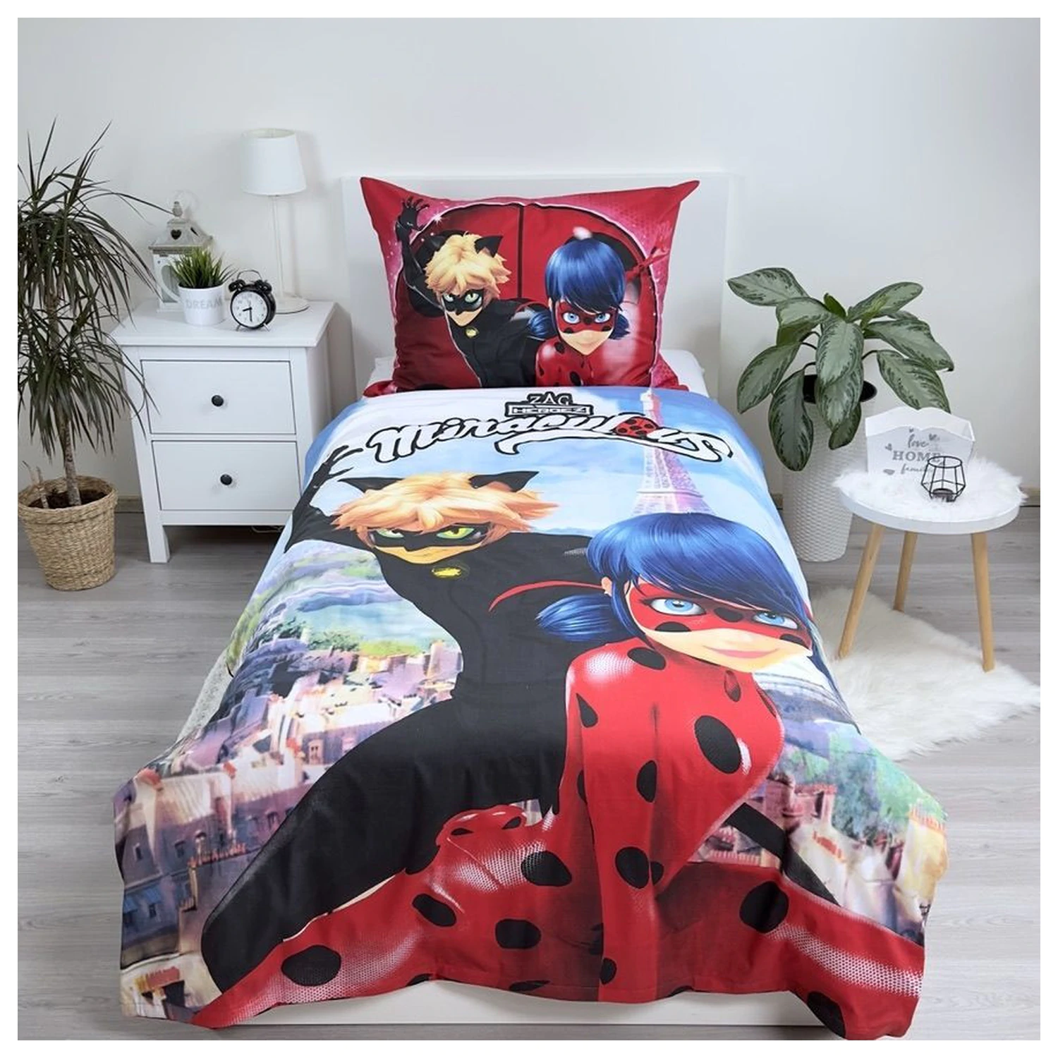 Miraculous: Tales of Ladybug & Cat Noir Paris Bettdeckenbezug Produktfoto