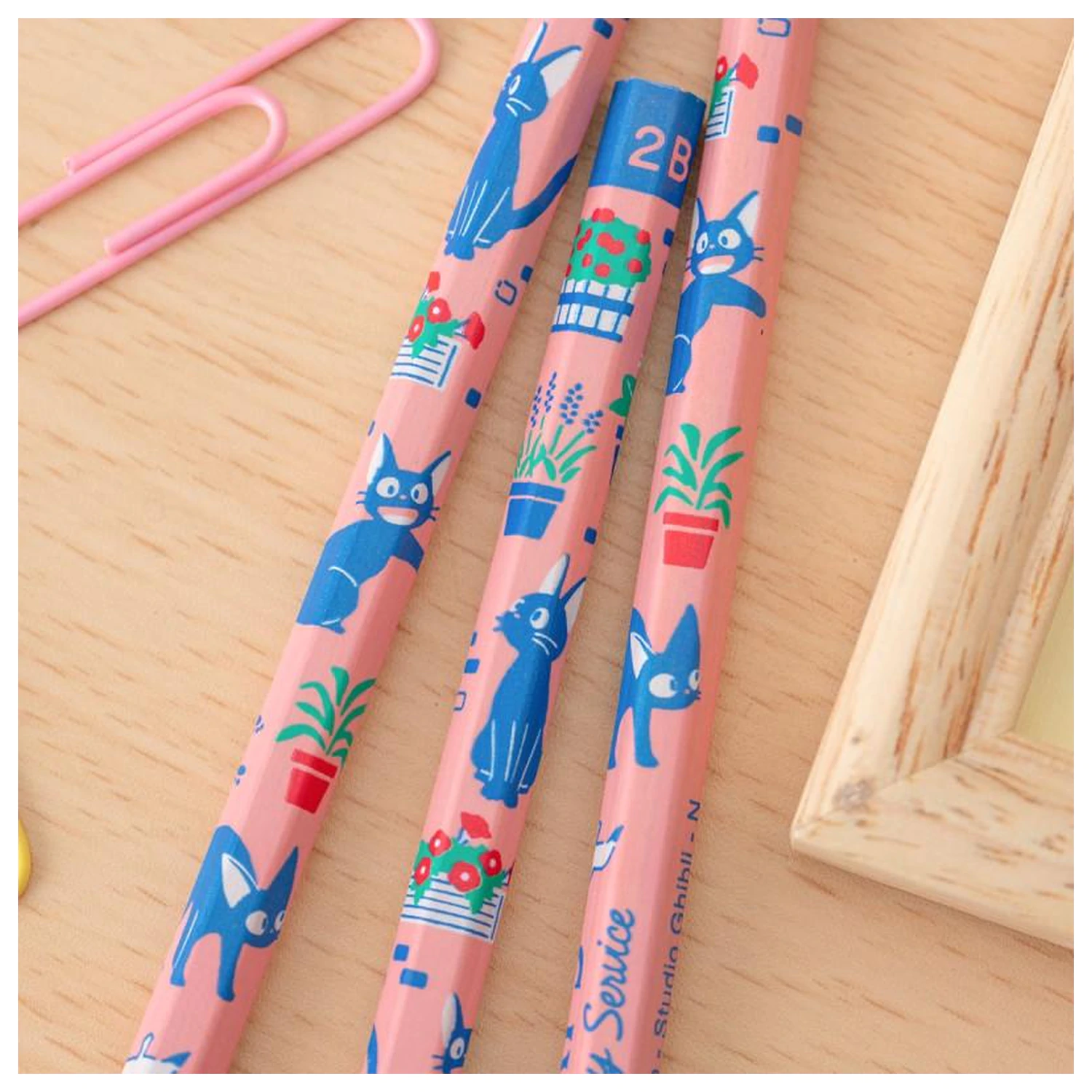 Kiki's Delivery Service Koriko Stroll 12 2B Bleistift-Set Produktfoto