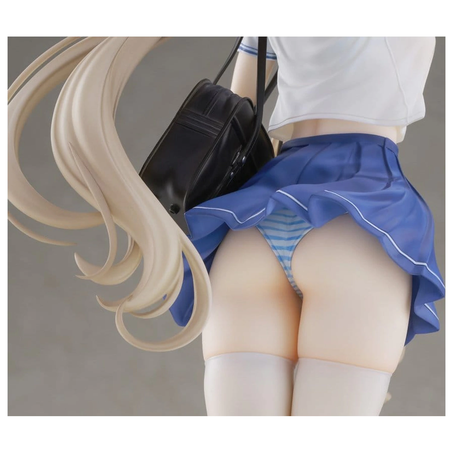 KoiKoi Sakura PVC Figur 1/6 Momoko Uniform Ver. 27 cm Produktfoto
