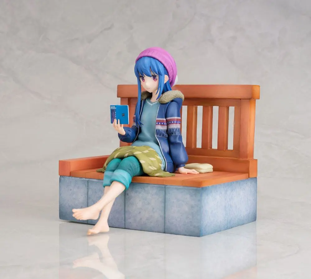 Laid-Back Camp PVC Statue 1/7 Rin Shima Footbath Ver. 17 cm Produktfoto