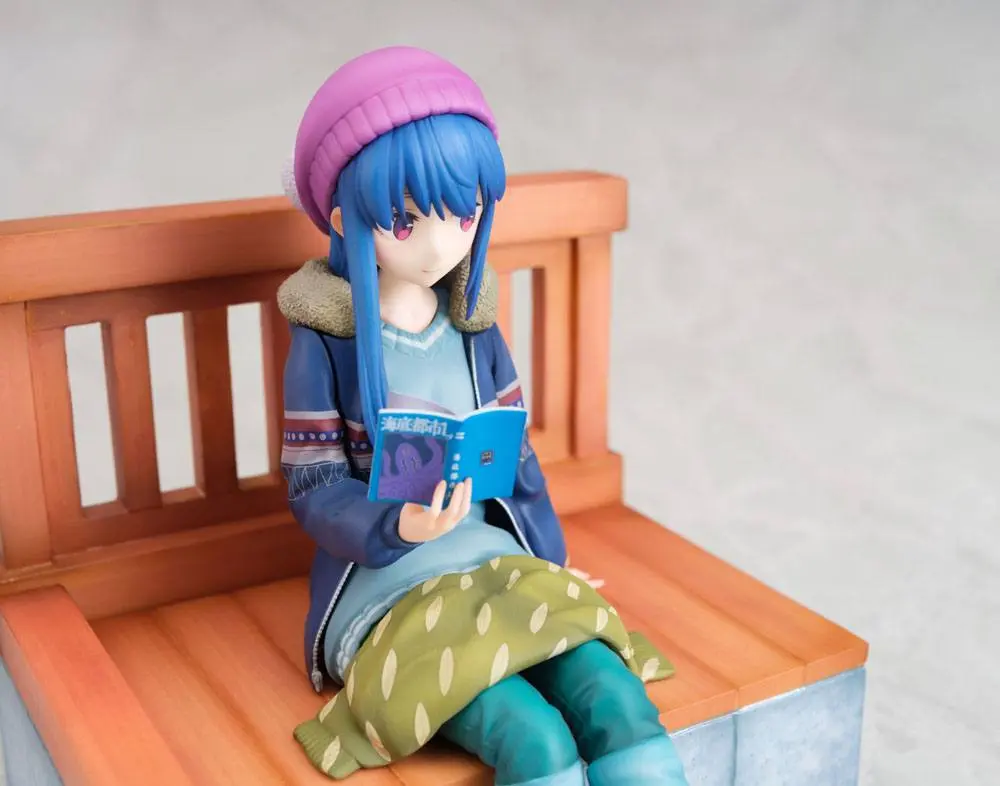 Laid-Back Camp PVC Statue 1/7 Rin Shima Footbath Ver. 17 cm Produktfoto