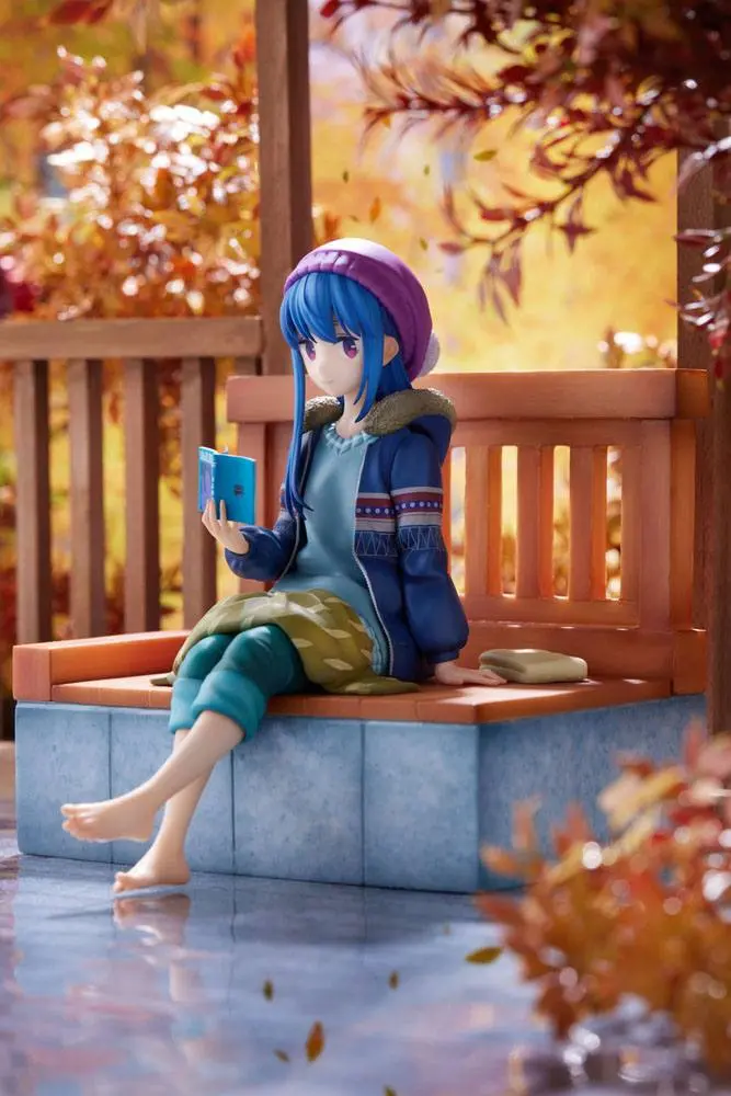 Laid-Back Camp PVC Statue 1/7 Rin Shima Footbath Ver. 17 cm Produktfoto