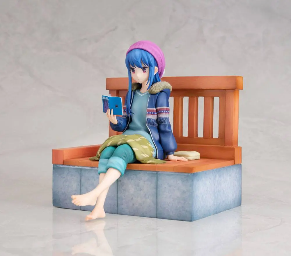 Laid-Back Camp PVC Statue 1/7 Rin Shima Footbath Ver. 17 cm Produktfoto