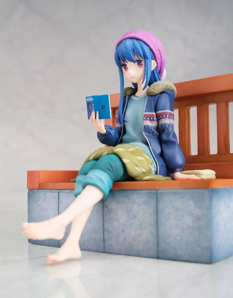 Laid-Back Camp PVC Statue 1/7 Rin Shima Footbath Ver. 17 cm Produktfoto