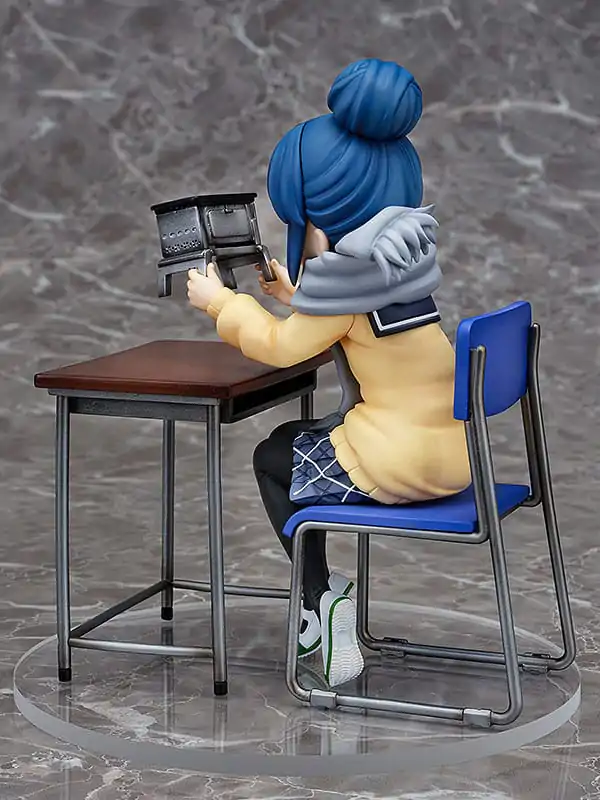 Laid-Back Camp PVC Statue 1/7 Rin Shima: Look What I Bought Ver. 14 cm termékfotó