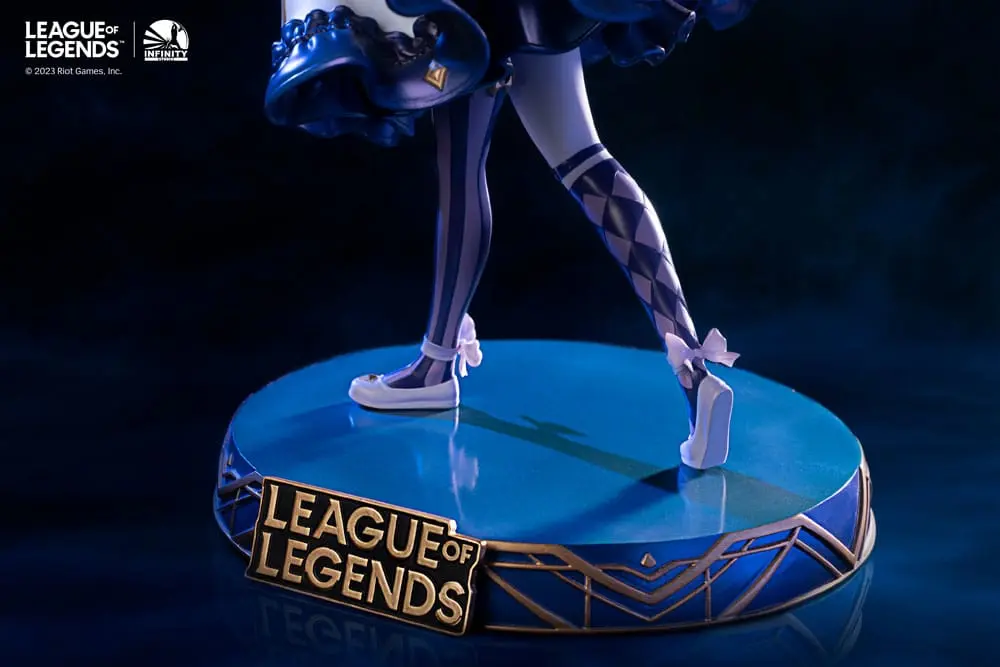 League of Legends Statue 1/6 The Hallowed Seamstress - Gwen 39 cm Produktfoto
