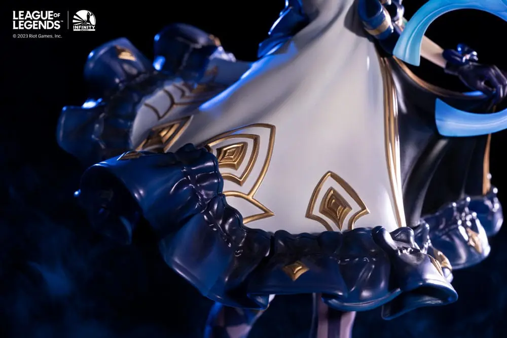 League of Legends Statue 1/6 The Hallowed Seamstress - Gwen 39 cm Produktfoto
