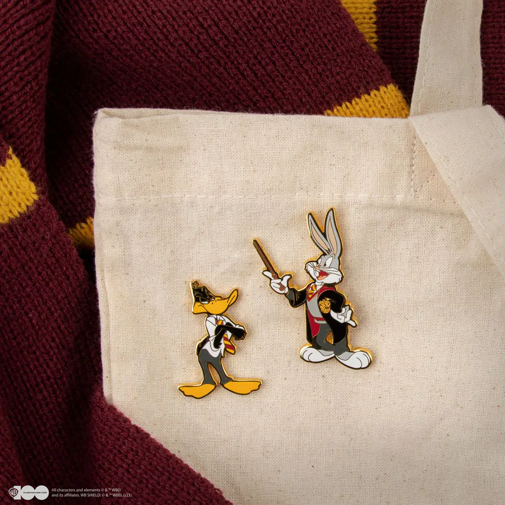 Looney Tunes Ansteck-Pins 2er-Pack Bugs Bunny & Daffy Duck at Hogwarts Produktfoto