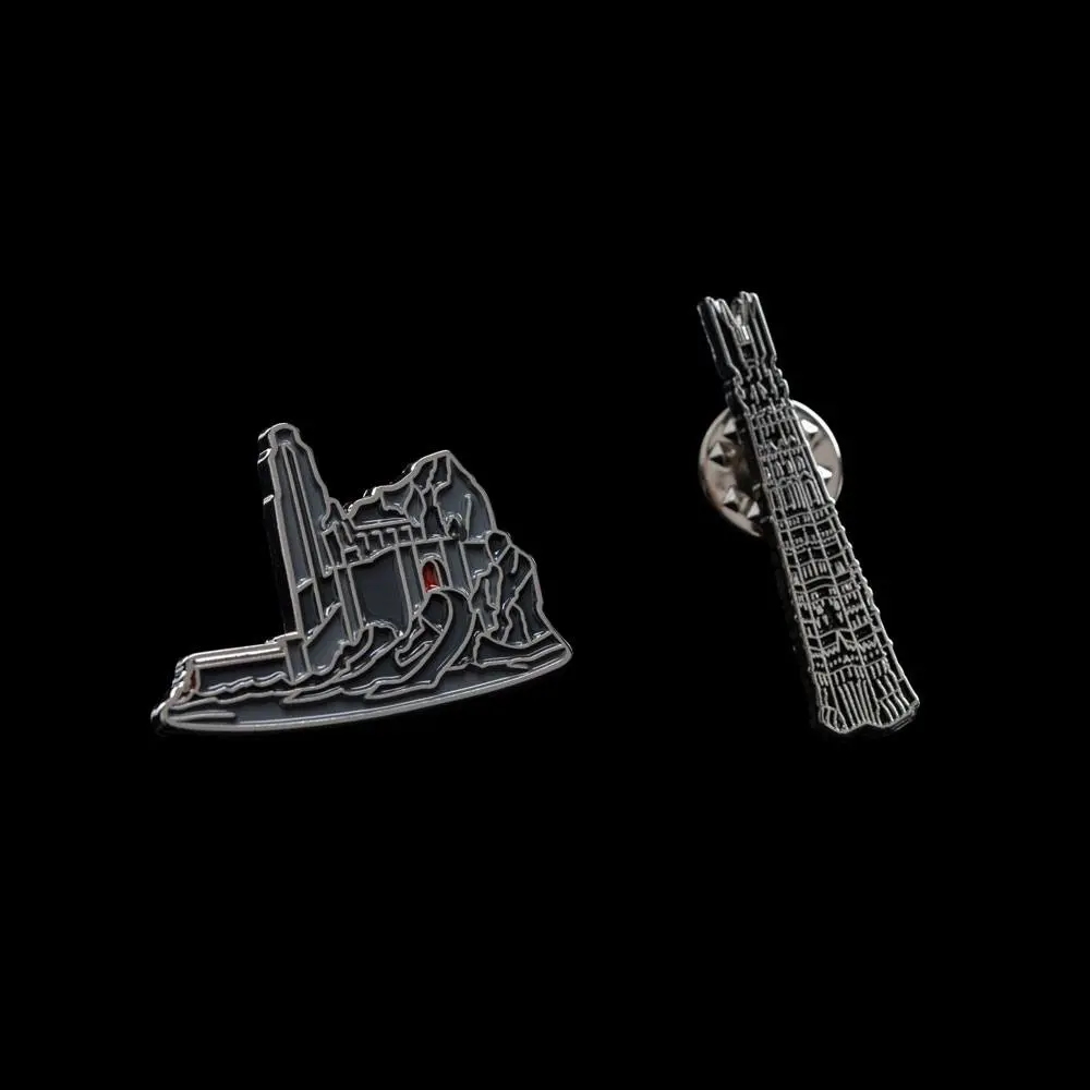 Herr der Ringe Ansteck-Pin Doppelpack Helm's Deep & Orthanc termékfotó