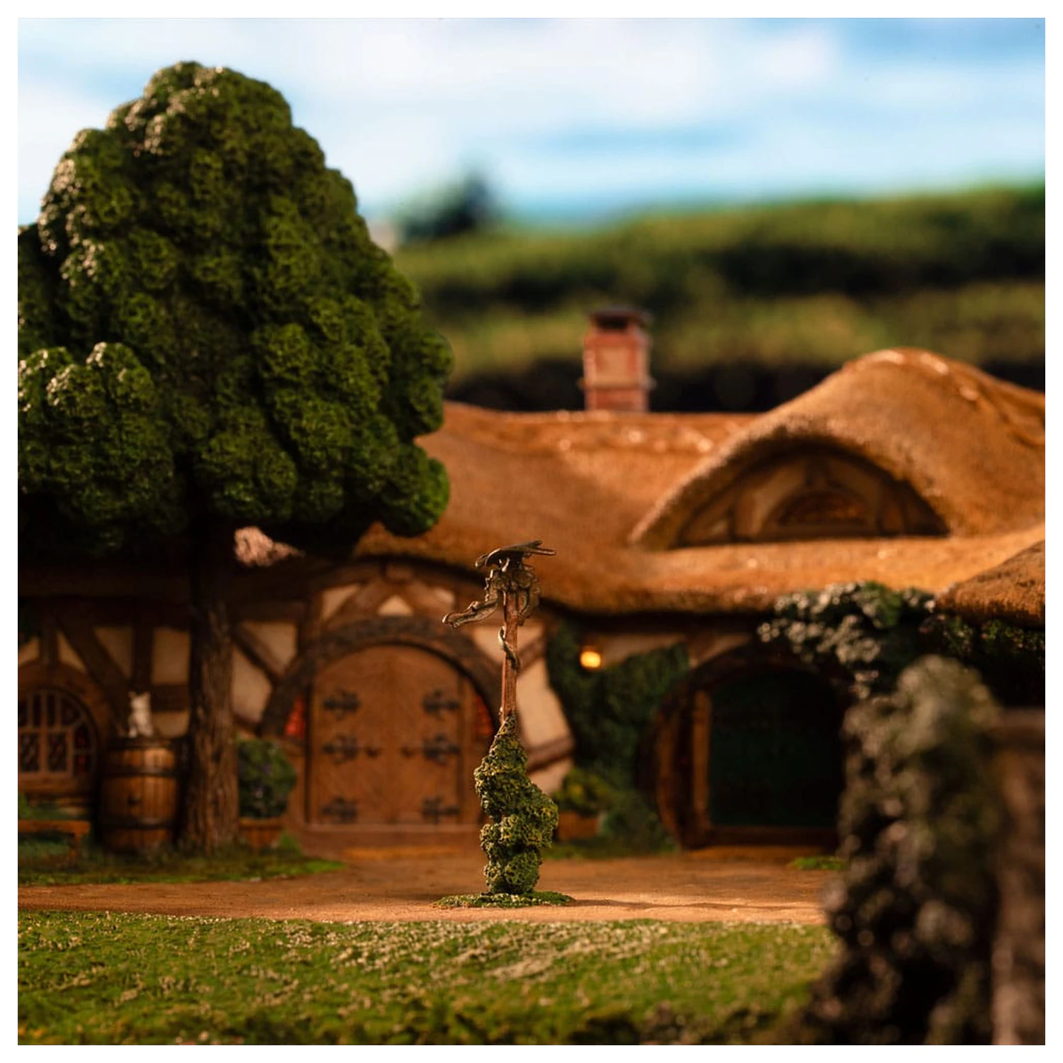 Lord of the Rings Statue Das Grüne Drachen Gasthaus Produktfoto