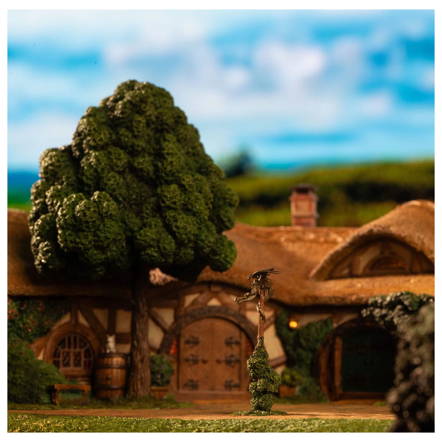 Lord of the Rings Statue Das Grüne Drachen Gasthaus Produktfoto