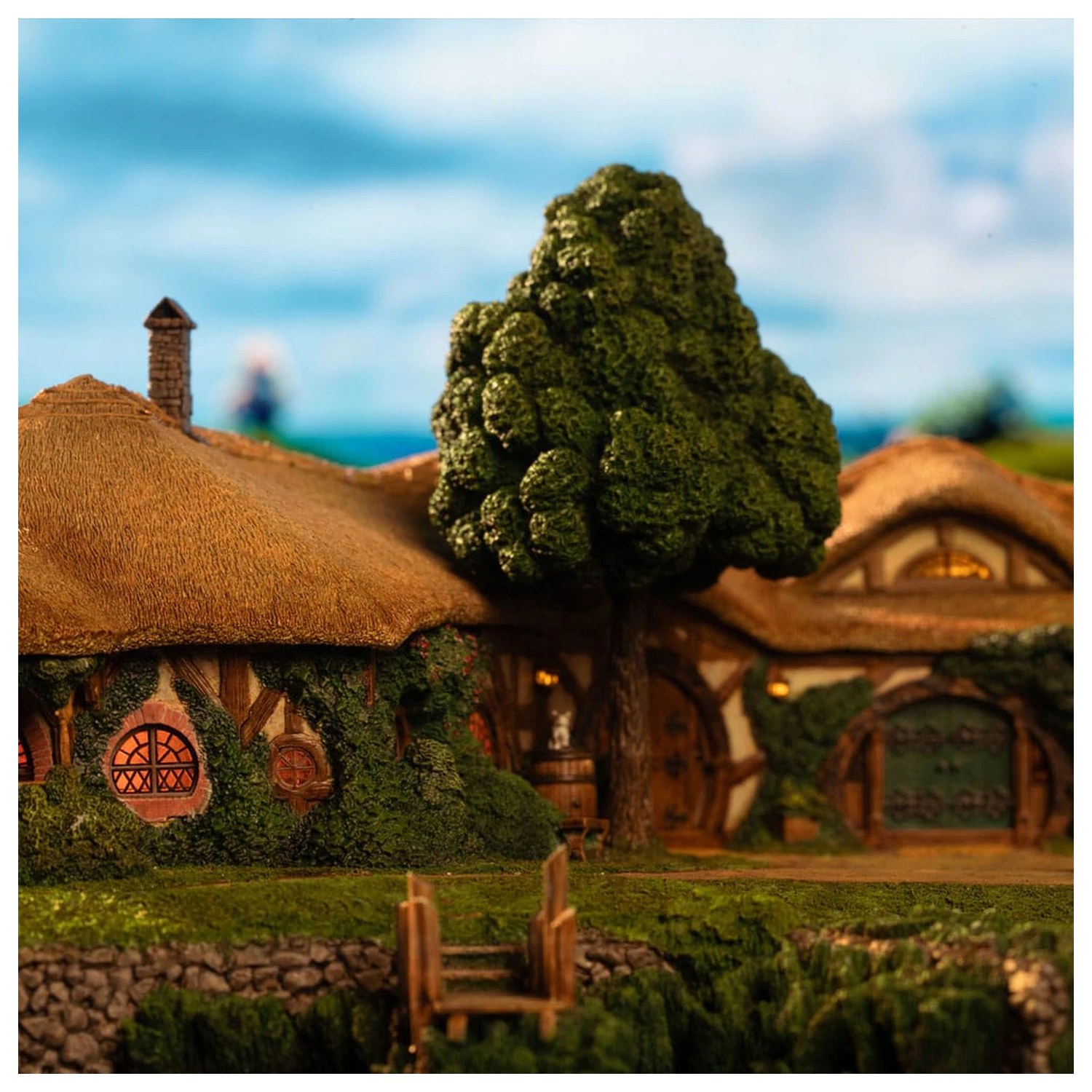 Lord of the Rings Statue Das Grüne Drachen Gasthaus Produktfoto