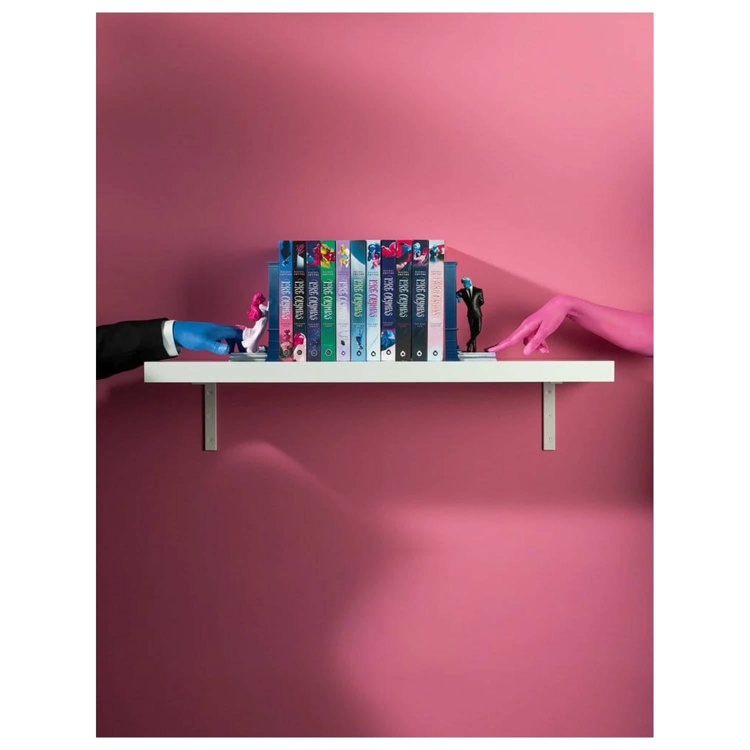 Lore Olympus Buchstützen Stories Within Limited Edition 19 cm Produktfoto