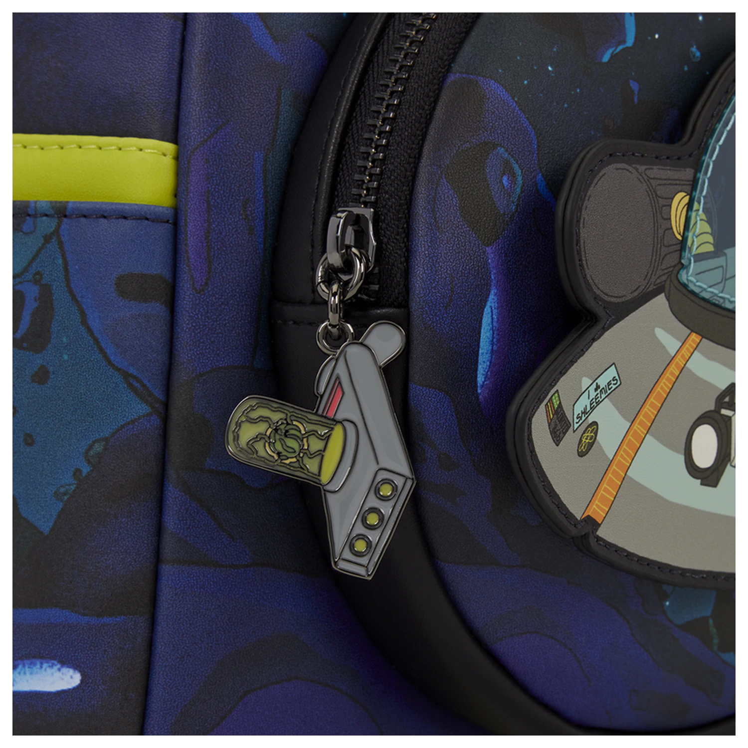 Loungefly Cartoon Network Rick and Morty Space Cruiser Loungefly Rucksack 26cm Produktfoto