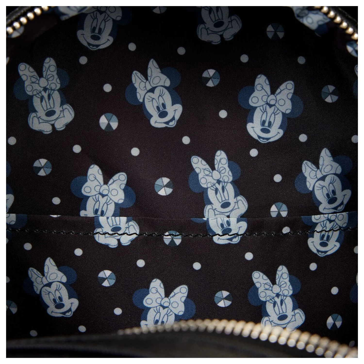 Loungefly Disney Minnie Studs & Chains Rucksack 26cm Produktfoto