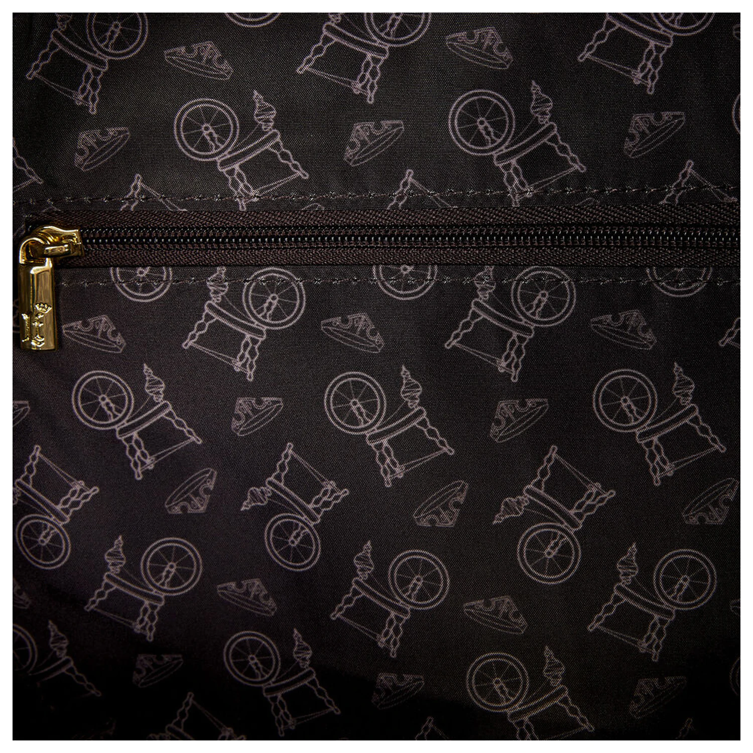 Loungefly Disney Sleeping Beauty & Maleficent Spinning Wheel Rucksack 26cm Produktfoto