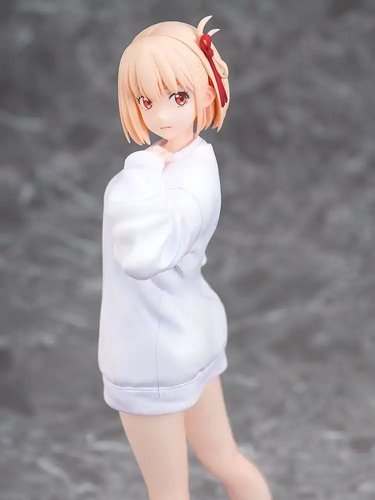 Lycoris Recoil PVC Statue 1/7 Chisato Nishikigi: Oversized Sweatshirt Ver. 25 cm Produktfoto