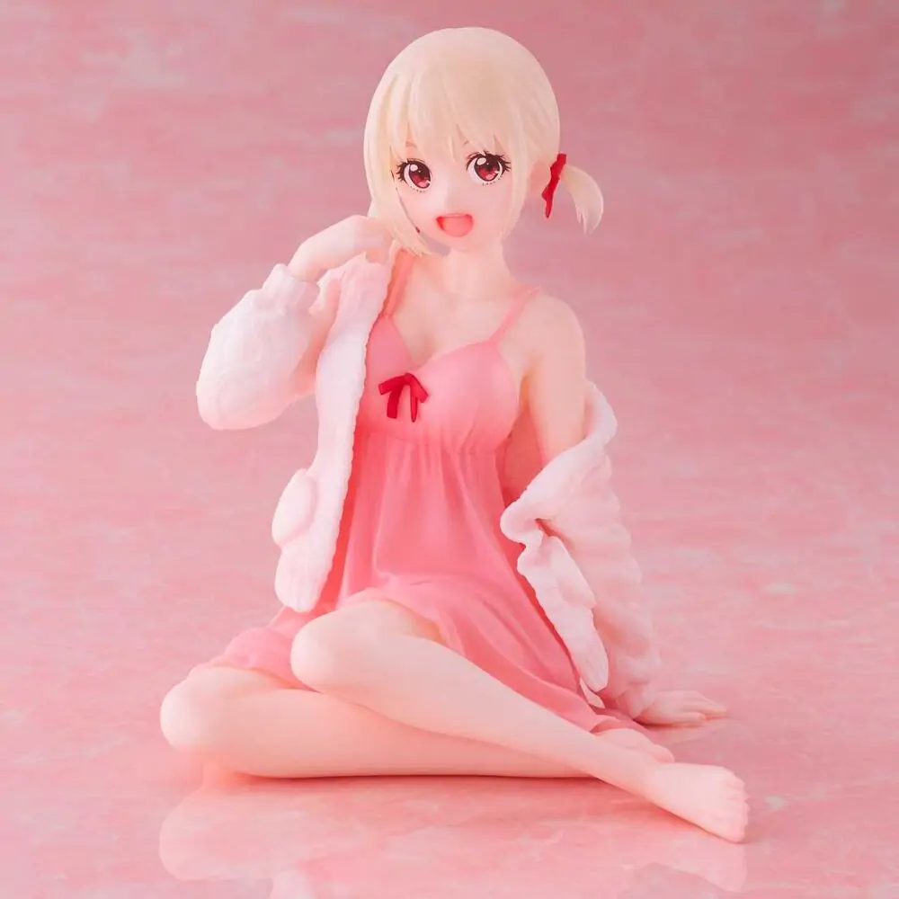 Lycoris Recoil Chisato Nishikigi Roomwear Desktop Figur 18cm termékfotó
