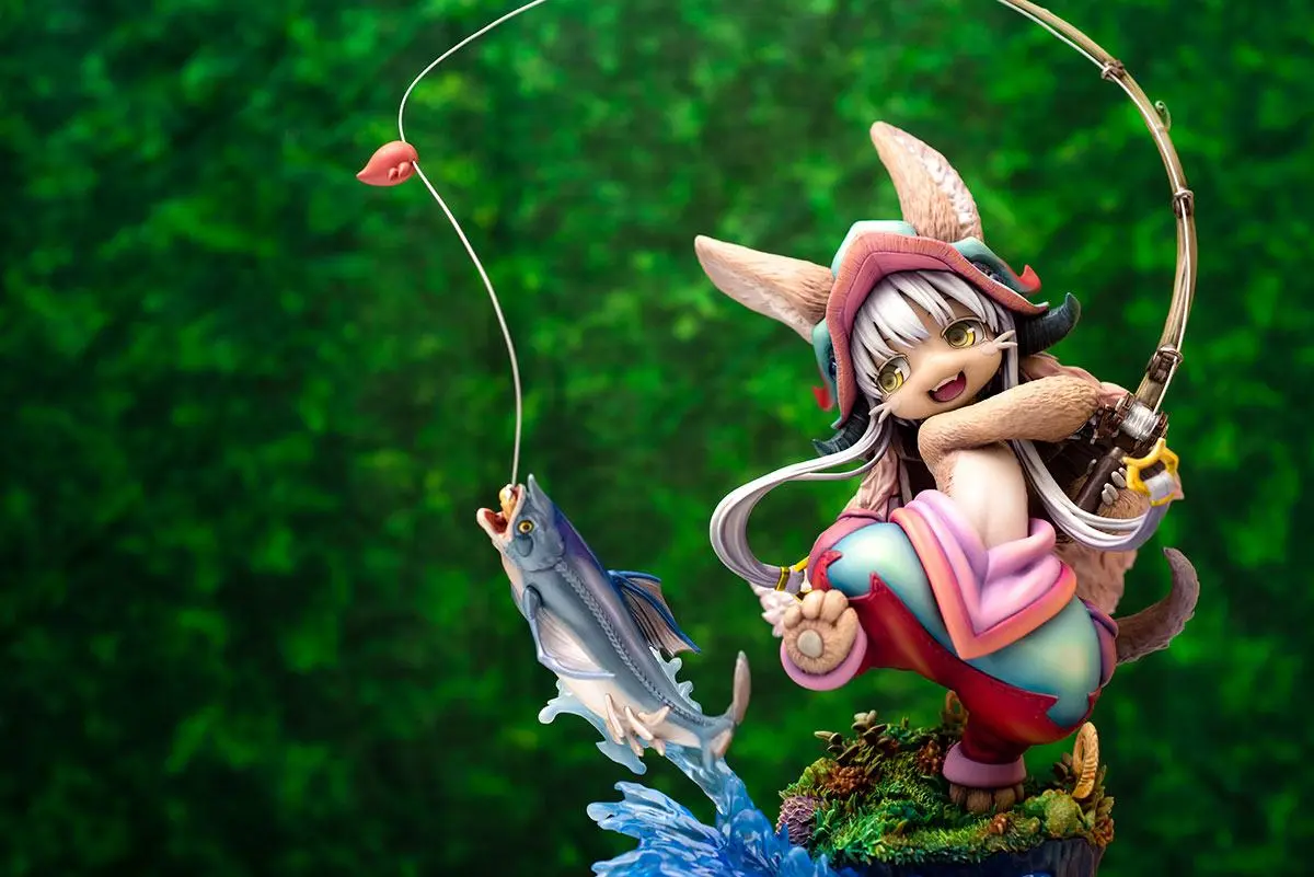 Made in Abyss PVC Statue 1/8 Nanachi Gankimasu Fishing 23 cm Produktfoto