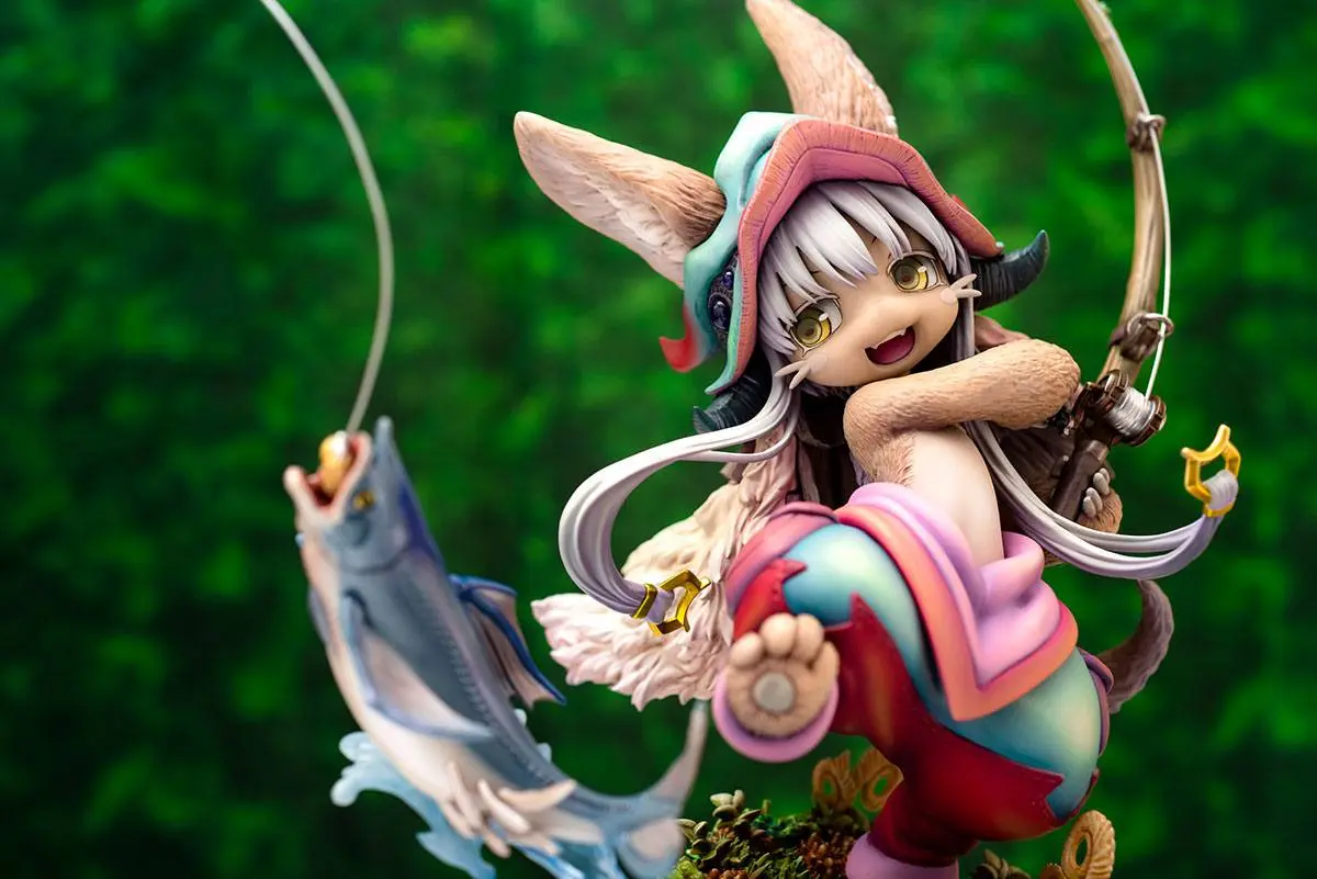 Made in Abyss PVC Statue 1/8 Nanachi Gankimasu Fishing 23 cm Produktfoto