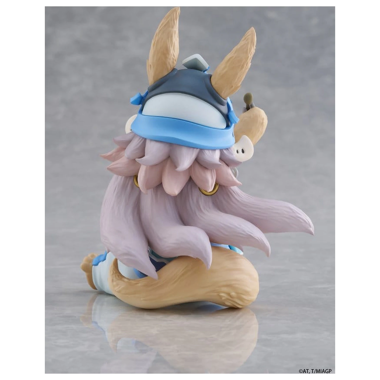 Made in Abyss Schreibtisch Süß PVC Figur Nanachi (Mealtime ver.) 13 cm Produktfoto