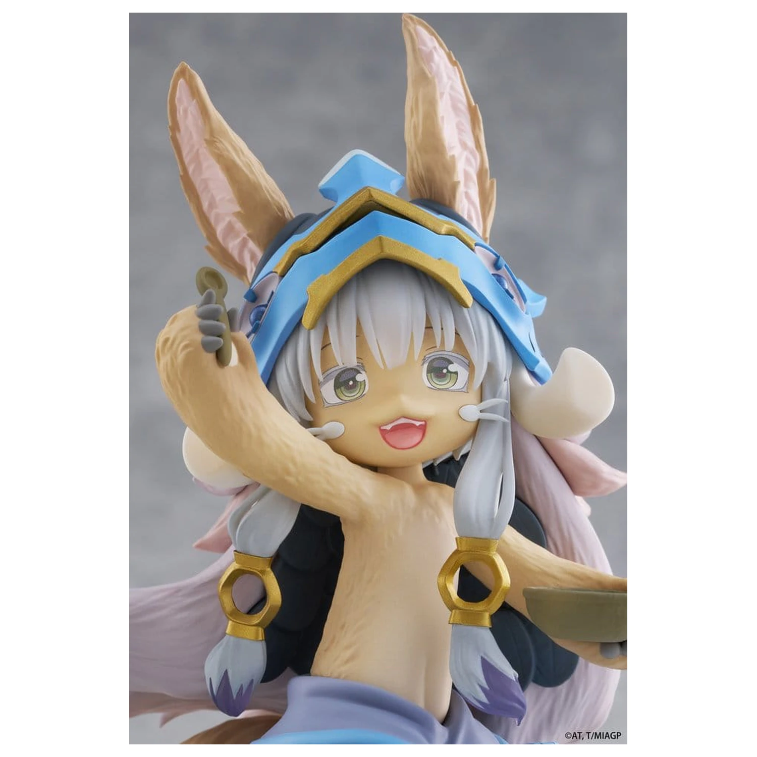 Made in Abyss Schreibtisch Süß PVC Figur Nanachi (Mealtime ver.) 13 cm Produktfoto