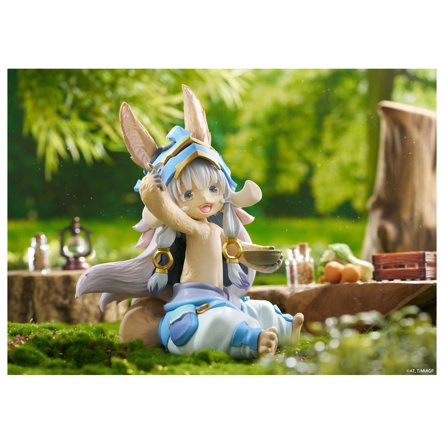 Made in Abyss Schreibtisch Süß PVC Figur Nanachi (Mealtime ver.) 13 cm Produktfoto