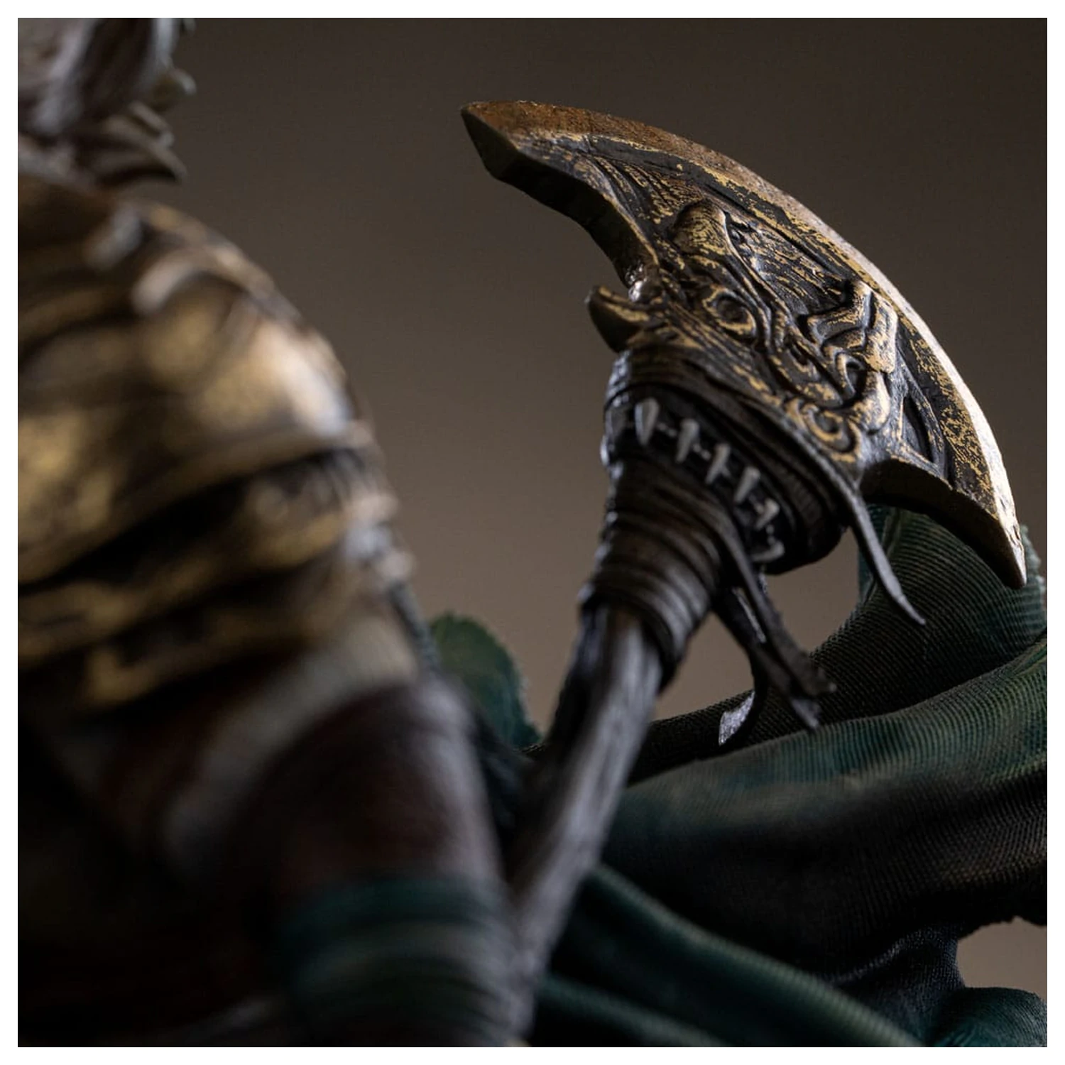 Magic The Gathering Art Scale Statue 1/10 Ajani Goldmane 26 cm Produktfoto