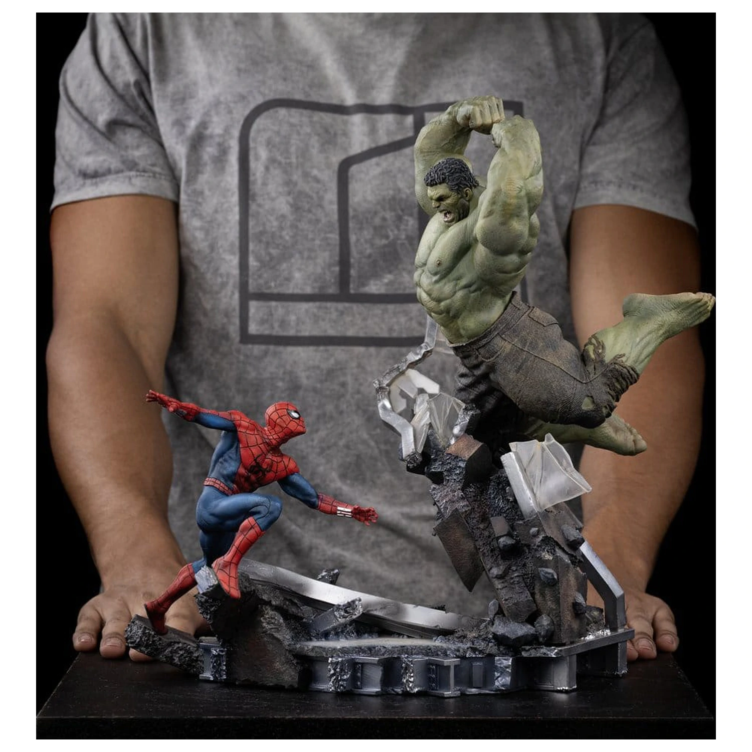 Marvel Comics Art Scale Statue 1/10 Spider-Man vs Hulk 38 cm Produktfoto