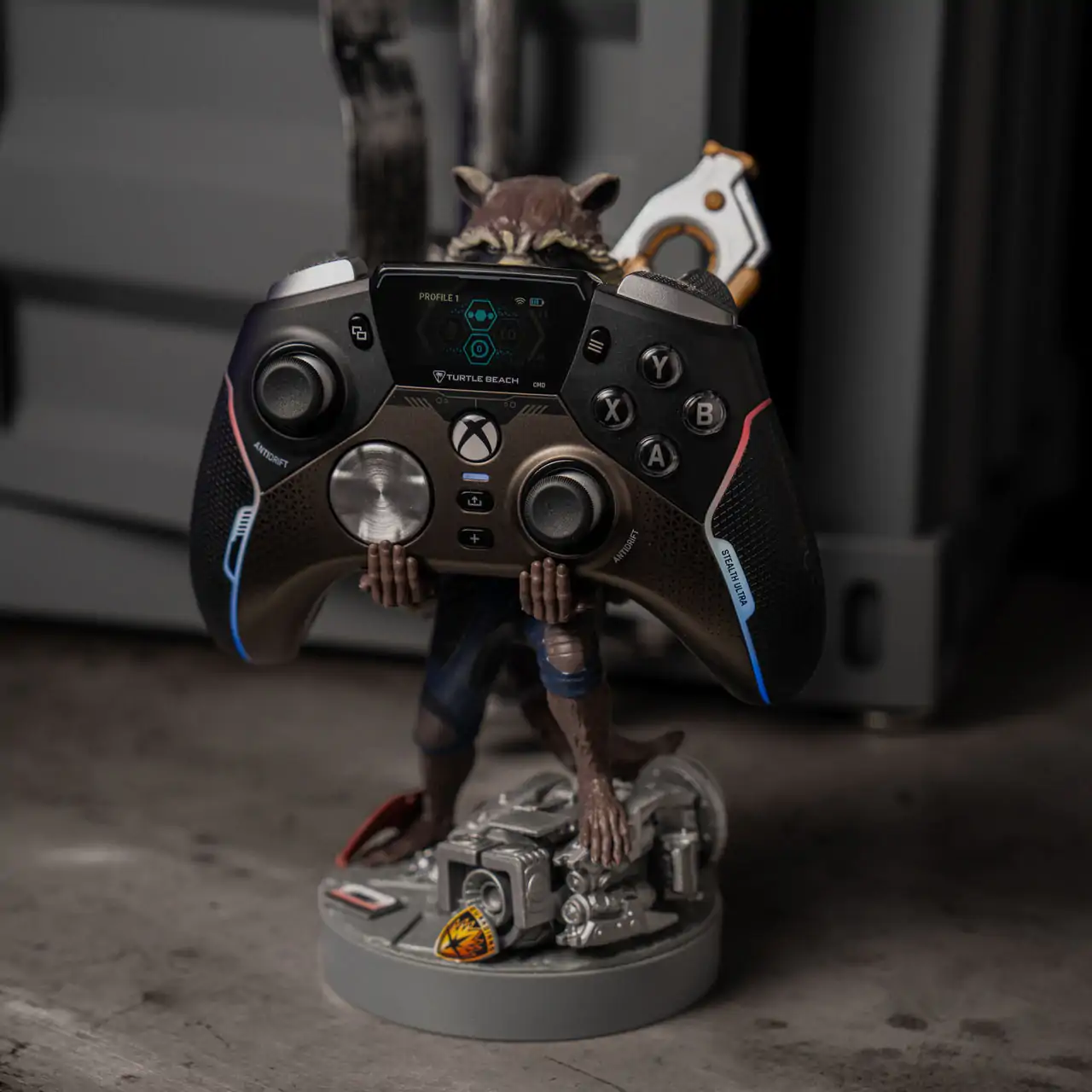 Marvel Guardians of the Galaxy Rocket Raccoon Controller/Telefonhalter Cable Guy Figur 20cm Produktfoto