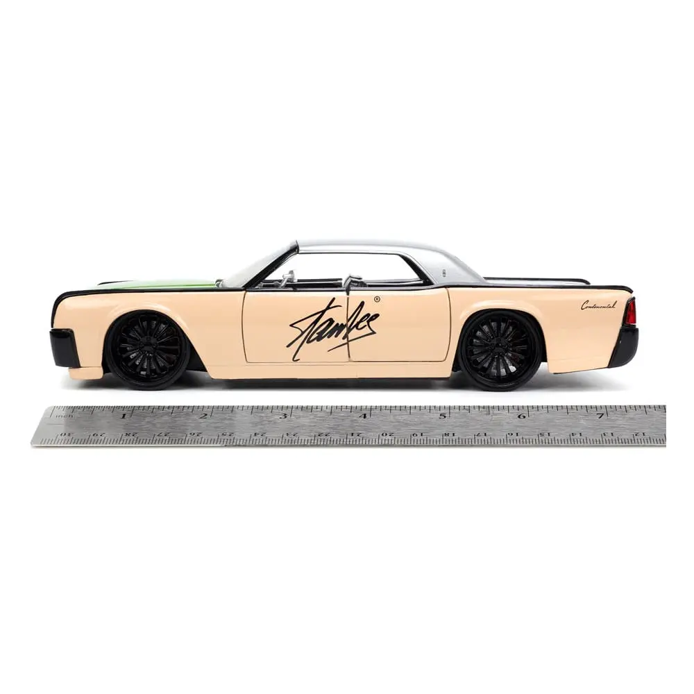 Marvel Hollywood Rides Diecast Modell 1/24 1963 Lincoln Continental mit Stan Lee Figur Produktfoto