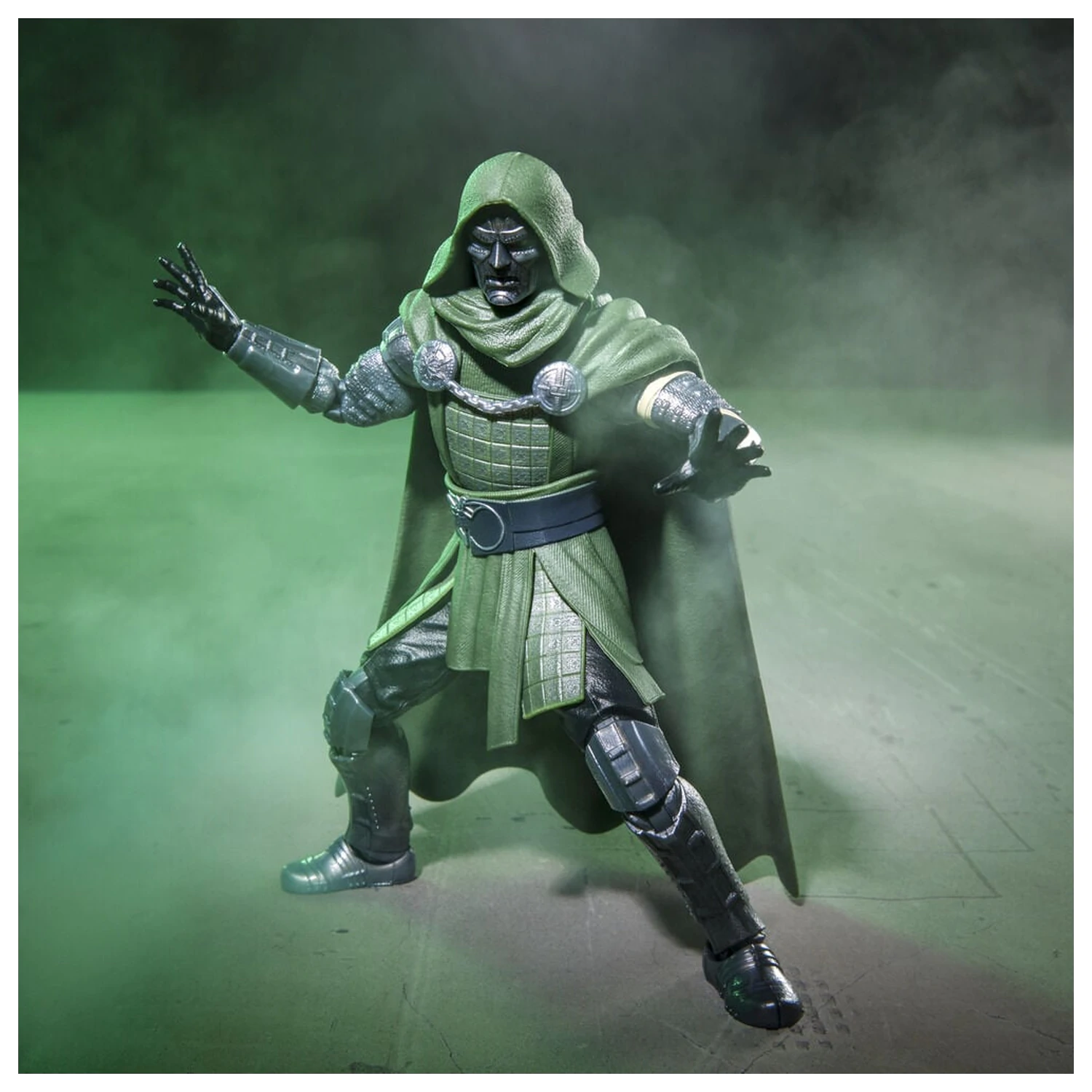 Marvel Legends Series Avengers Doomsday Doctor Doom Figur 15cm Produktfoto