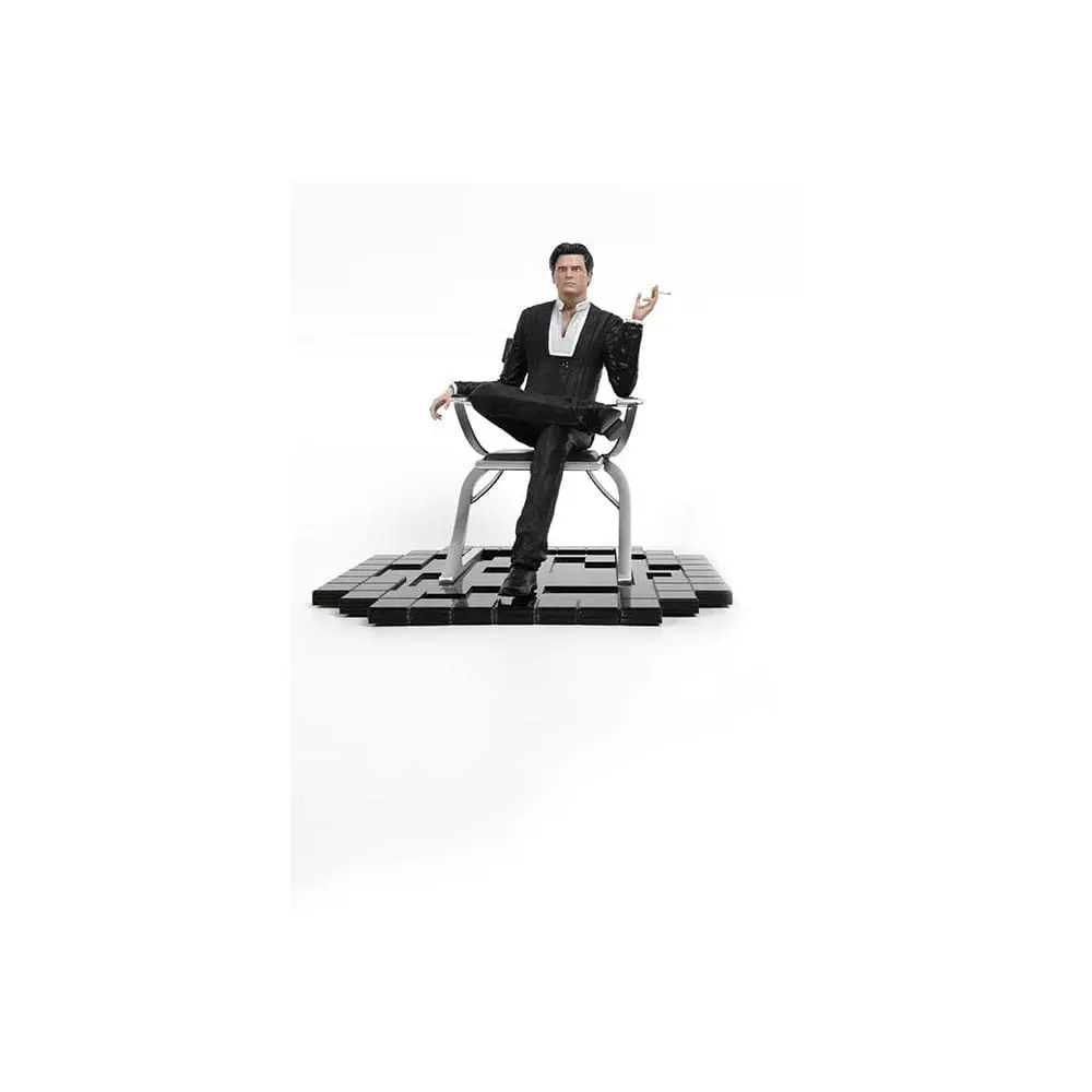 Mass Effect PVC Statue Illusive Man 20 cm Produktfoto