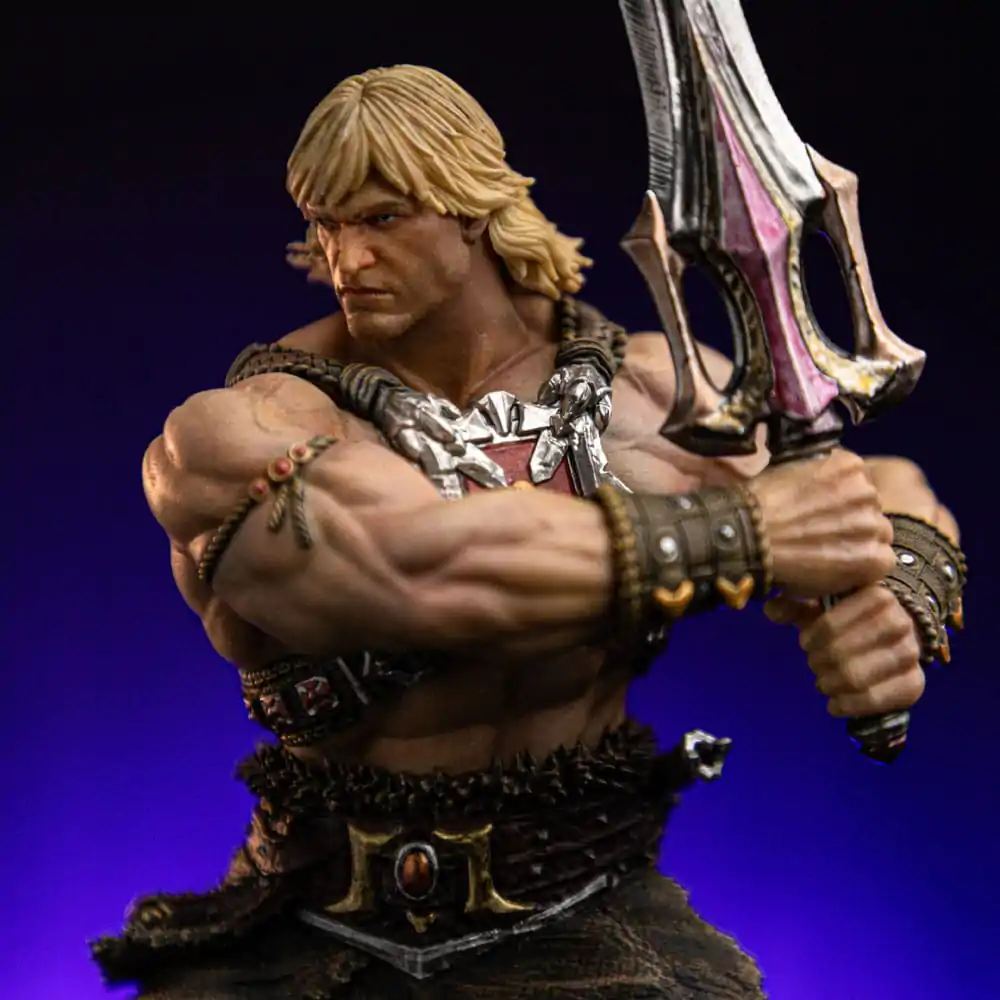 Masters of the Universe Deluxe Art Scale Statue 1/10 He-Man Unleashed 34 cm termékfotó