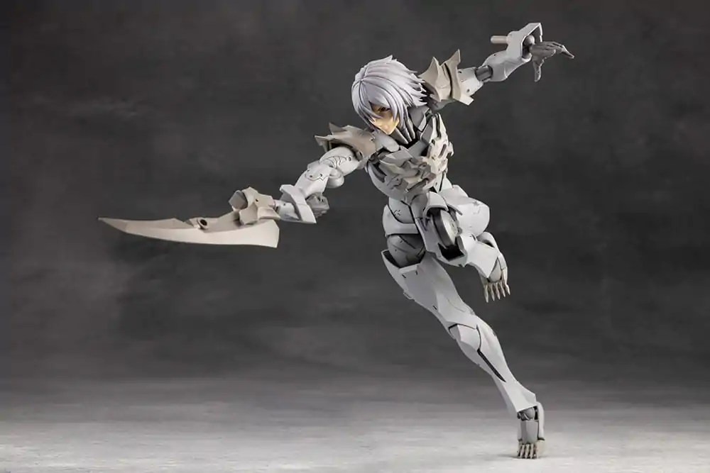 Megalomaria Unlimited Universe Modellbausatz Zirconia 18 cm Produktfoto