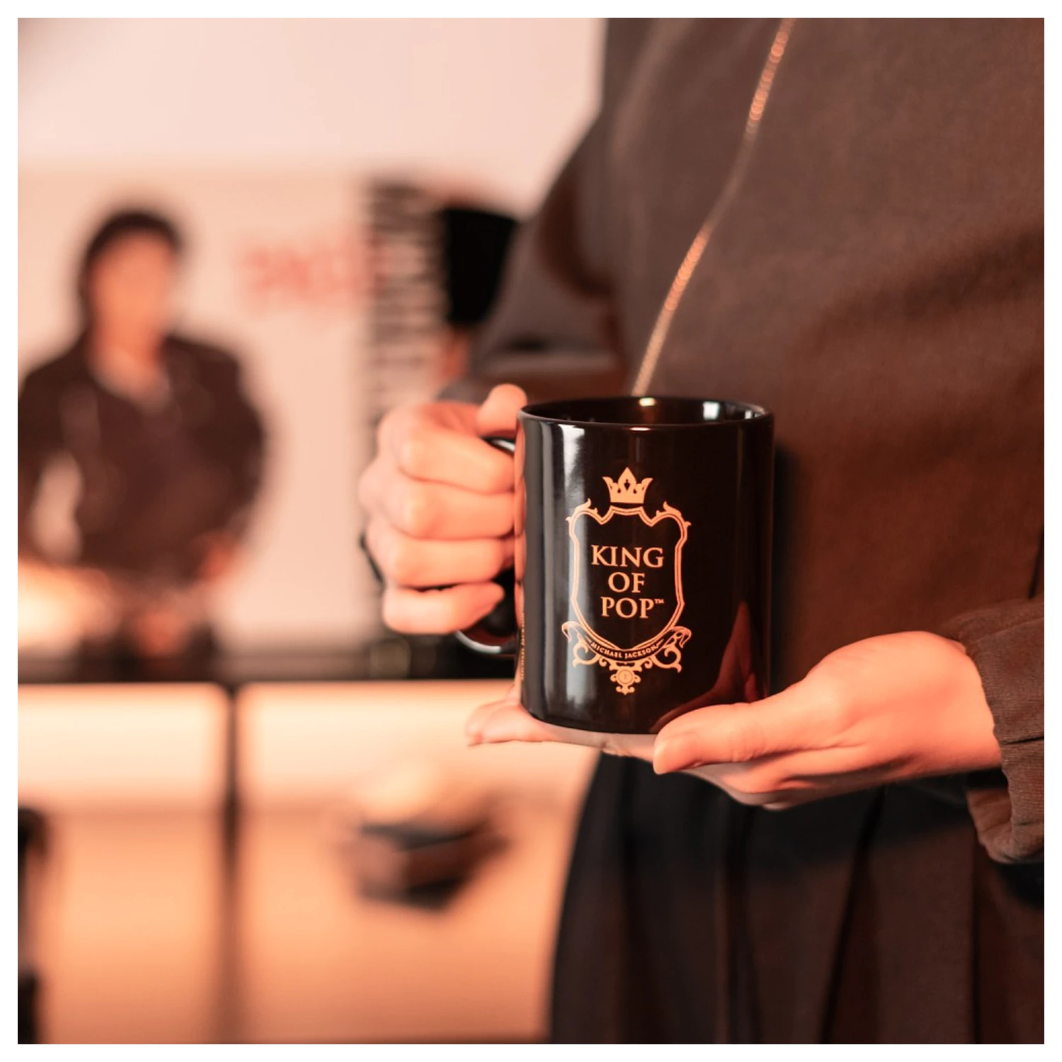 Michael Jackson Tasse King of Pop Schwarz 350 ml Produktfoto