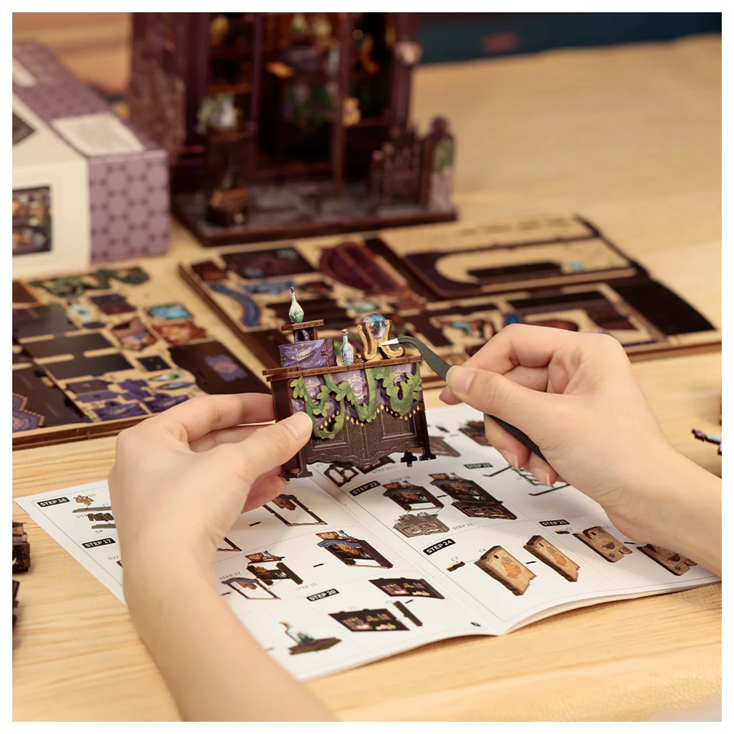 Miniaturhaus DIY Astrologie Buchhandlung 155teilig + LED-Licht Bausatz Produktfoto