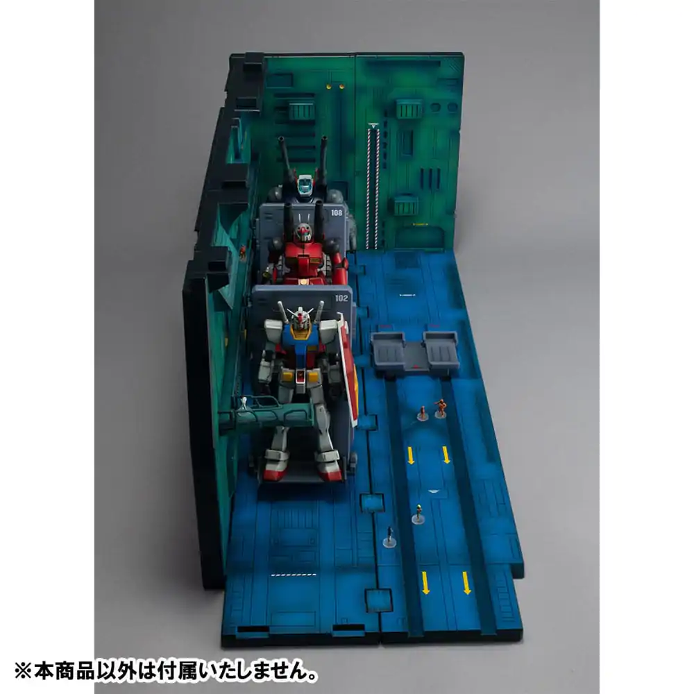 Realistic Model Series: Mobile Suit Gundam (1/144 HG Series) White Base Catapult Deck ANIME EDITION termékfotó