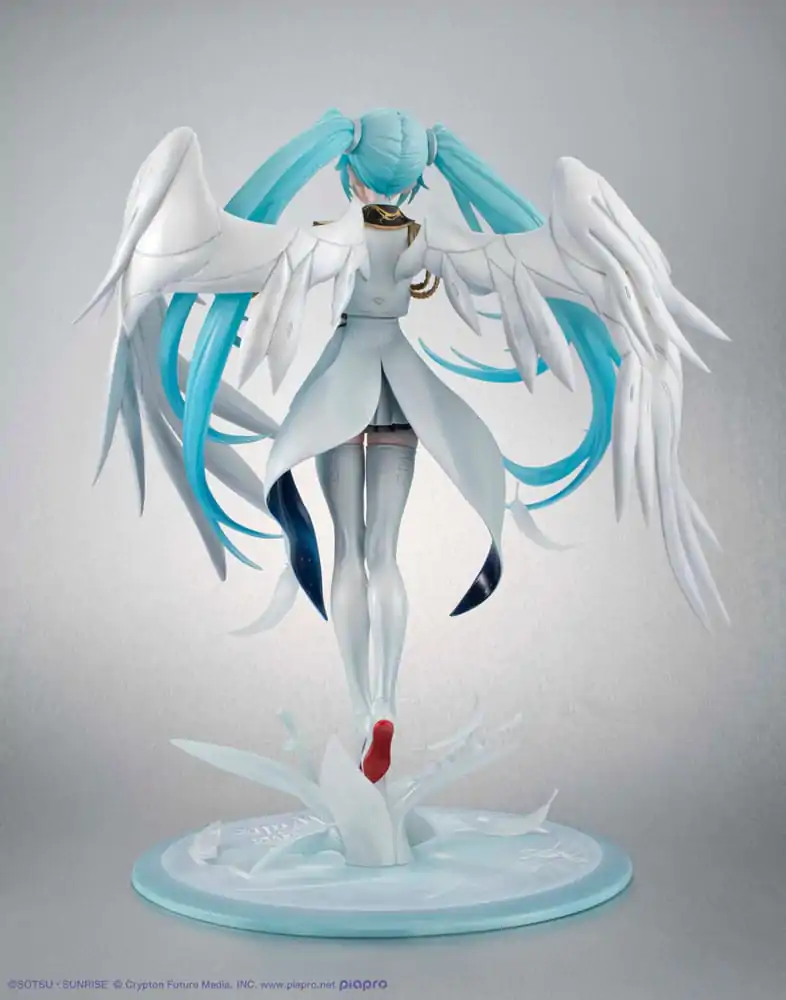 Mobile Suit Gundam x Hatsune Miku Lucrea PVC Statue Hatsune Miku x Wing Gundam Zero EW 45th Anniversary 27 cm Produktfoto