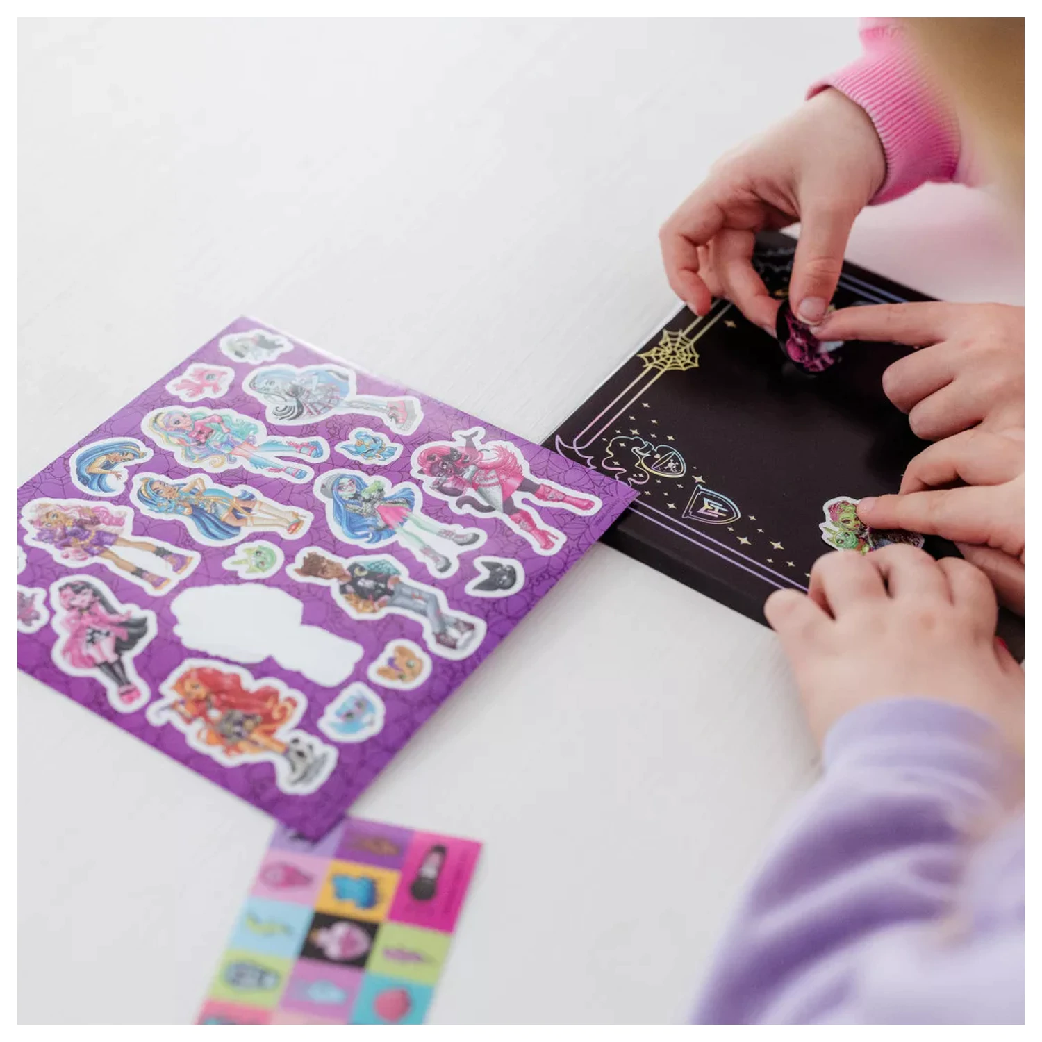 Monster High Dark Aufkleber-Set Produktfoto