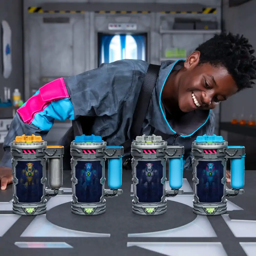 Mr. Beast Lab Actionfigur Stealth Panther 26 cm Produktfoto