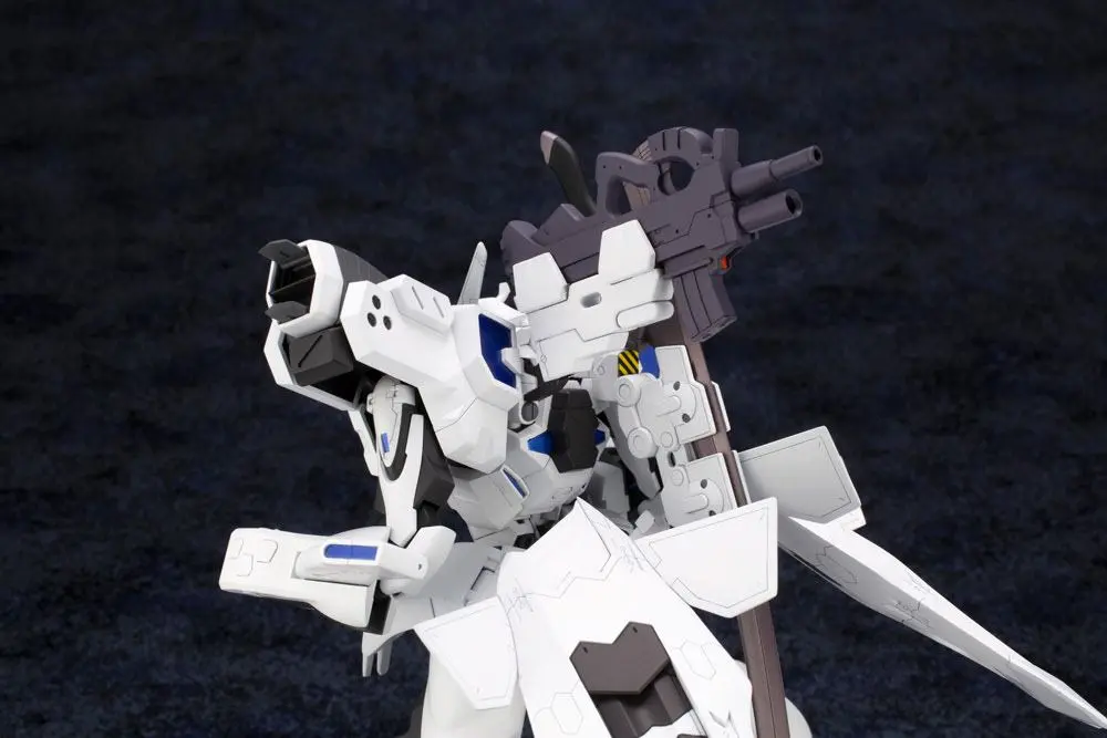 Muv-Luv Alternative Total Eclipse Plastic Model Kit Shiranui Second Yuya Bridges KI Ver. 1.5 18 cm Produktfoto